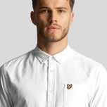 Lyle & Scott 일반 맞춤 경량 옥스포드 셔츠 - 흰색