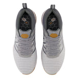 Les chaussures de golf larges (EE) de mousse fraîche du nouveau balance soutiennent V2 Wide (EE) - gris / charbon de bois