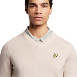 Lyle & Scott Golf Merino Blend V Necklover - Pink Taupe
